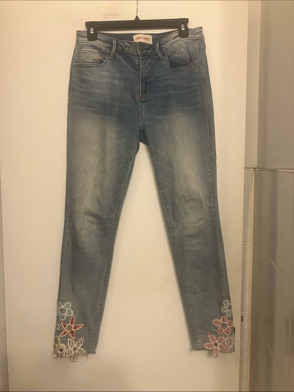 Driftwood Jackie Floral Embroidered Skinny Jeans 28 (6-8)red white and blue USA